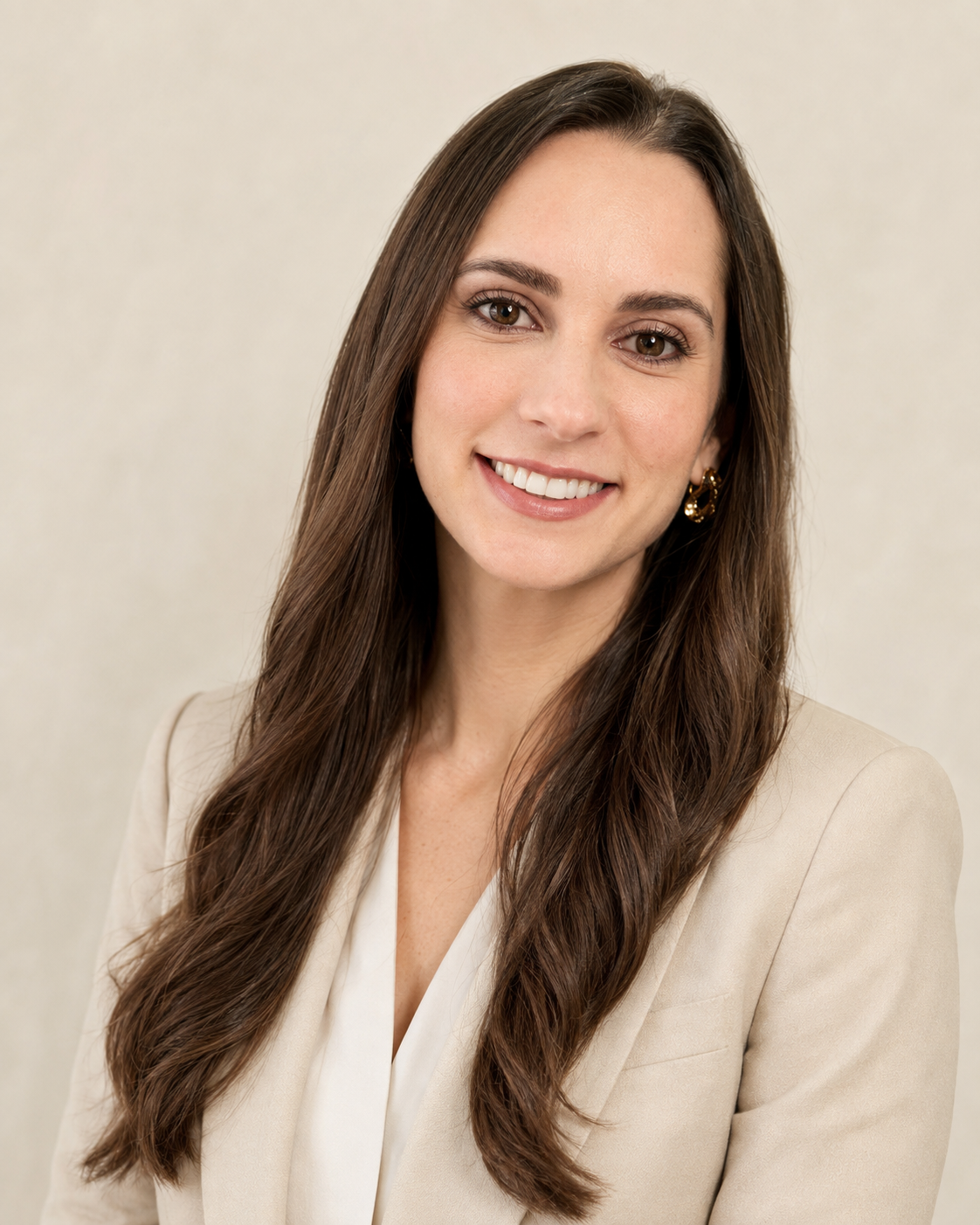 Cíntia de Oliveira Almeida - Corretora de Imóveis